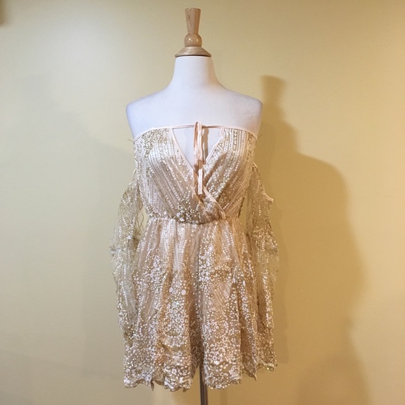 Fairy Lights Bell Sleeve Gold Romper - Picture 4 of 8